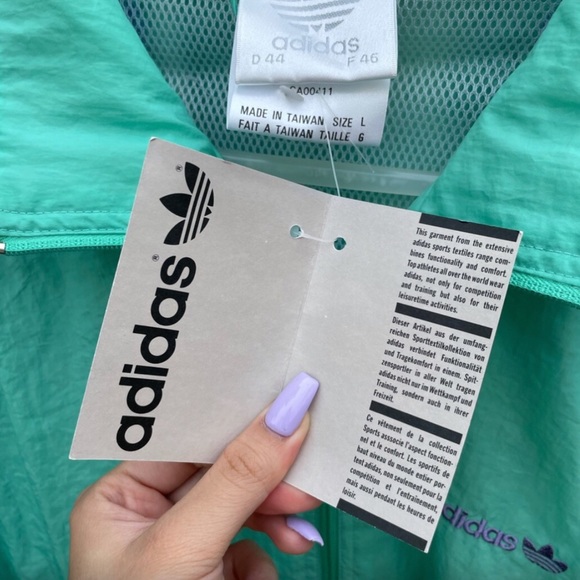 Retro Adidas Windbreaker with tags rare find 🔥 - Picture 4 of 5